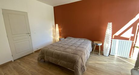 Maison de Maitre à louer, 5 chambres, dépendances secteur Gramat