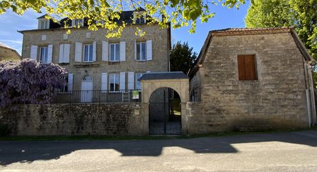 Maison de Maitre à louer, 5 chambres, dépendances secteur Gramat