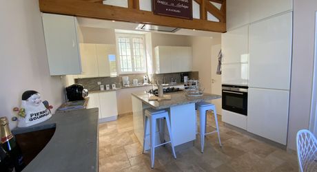 Maison de Maitre à louer, 5 chambres, dépendances secteur Gramat