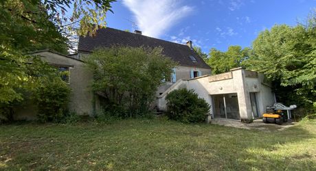 Secteur Coeur de Causse: Maison avec studio indépendant et 8 953 m² de terrain, beau potentiel