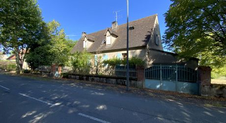 Secteur Coeur de Causse: Maison avec studio indépendant et 8 953 m² de terrain, beau potentiel