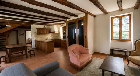 Secteur Coeur de Causse: Maison avec studio indépendant et 8 953 m² de terrain, beau potentiel