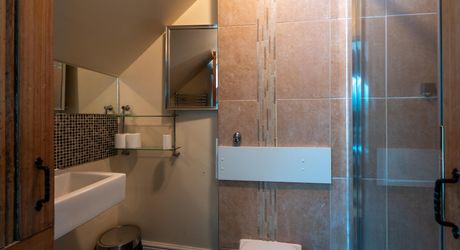 GOURDON- Ravissante maison en pierre restaurée – 180 m² habitables – Terrain de 7000 m² – Vue dégagée