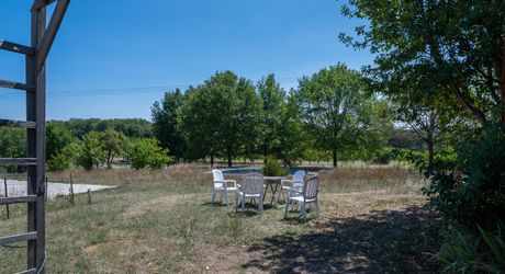 GOURDON- Ravissante maison en pierre restaurée – 180 m² habitables – Terrain de 7000 m² – Vue dégagée