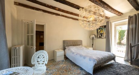 GOURDON- Ravissante maison en pierre restaurée – 180 m² habitables – Terrain de 7000 m² – Vue dégagée