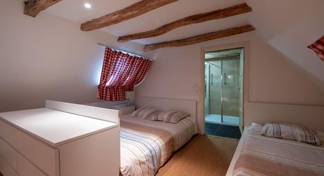 GOURDON- Ravissante maison en pierre restaurée – 180 m² habitables – Terrain de 7000 m² – Vue dégagée