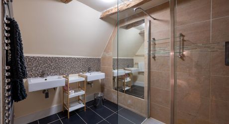 GOURDON- Ravissante maison en pierre restaurée – 180 m² habitables – Terrain de 7000 m² – Vue dégagée