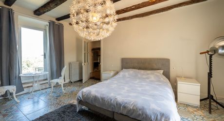 GOURDON- Ravissante maison en pierre restaurée – 180 m² habitables – Terrain de 7000 m² – Vue dégagée