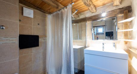 GOURDON- Ravissante maison en pierre restaurée – 180 m² habitables – Terrain de 7000 m² – Vue dégagée