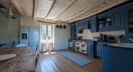 GOURDON- Ravissante maison en pierre restaurée – 180 m² habitables – Terrain de 7000 m² – Vue dégagée