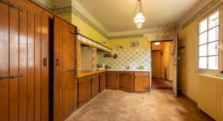 Secteur Rouffignac Saint Cernin, à vendre, ensemble immobilier sur 1,6ha.