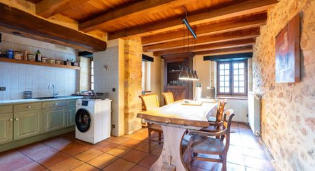 Entre Sarlat et Gourdon, Situation isolée et calme assuré pour cette Maison en pierre sur 2ha43 boisés