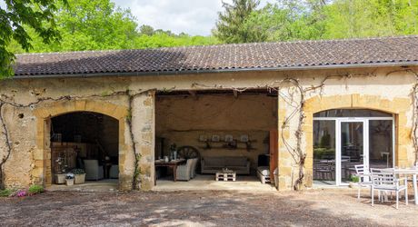 Secteur Cazals, au calme, Magnifique propriété de caractère avec gîte, piscine, étang et dépendances sur 4,7 hectares.