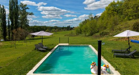 Secteur Cazals, au calme, Magnifique propriété de caractère avec gîte, piscine, étang et dépendances sur 4,7 hectares.