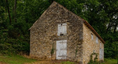 Secteur Cazals, au calme, Magnifique propriété de caractère avec gîte, piscine, étang et dépendances sur 4,7 hectares.