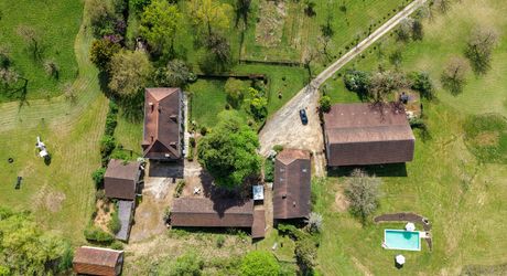 Secteur Cazals, au calme, Magnifique propriété de caractère avec gîte, piscine, étang et dépendances sur 4,7 hectares.