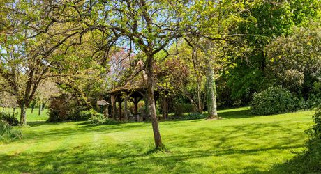 Secteur Cazals, au calme, Magnifique propriété de caractère avec gîte, piscine, étang et dépendances sur 4,7 hectares.
