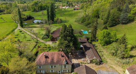 Secteur Cazals, au calme, Magnifique propriété de caractère avec gîte, piscine, étang et dépendances sur 4,7 hectares.