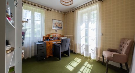 Secteur Cazals, au calme, Magnifique propriété de caractère avec gîte, piscine, étang et dépendances sur 4,7 hectares.