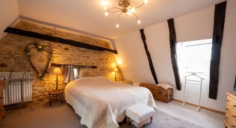 Entre GOURDON et le PERIGORD, Maison, 4 gîtes, 2 granges et 2 piscines