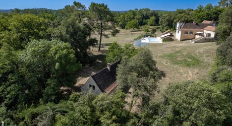 EXCLUSIVITE- Secteur GOURDON - Maison, Gîte et grange sur 1ha6 avec piscine.