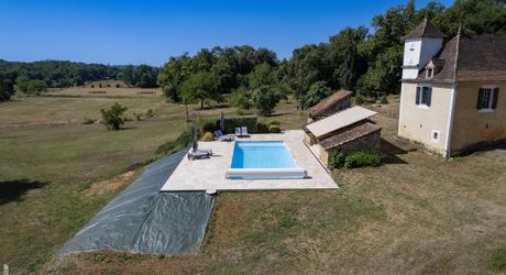 EXCLUSIVITE- Secteur GOURDON - Maison, Gîte et grange sur 1ha6 avec piscine.