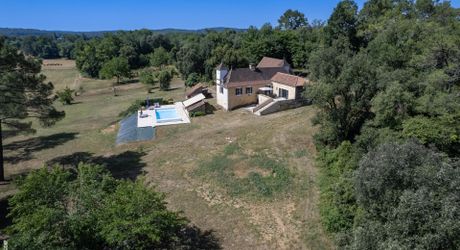 EXCLUSIVITE- Secteur GOURDON - Maison, Gîte et grange sur 1ha6 avec piscine.