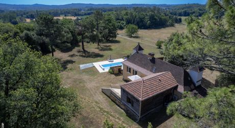 EXCLUSIVITE- Secteur GOURDON - Maison, Gîte et grange sur 1ha6 avec piscine.