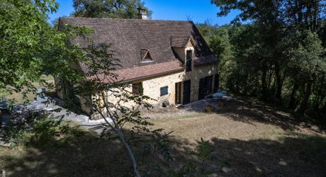 EXCLUSIVITE- Secteur GOURDON - Maison, Gîte et grange sur 1ha6 avec piscine.