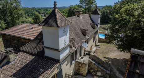 EXCLUSIVITE- Secteur GOURDON - Maison, Gîte et grange sur 1ha6 avec piscine.