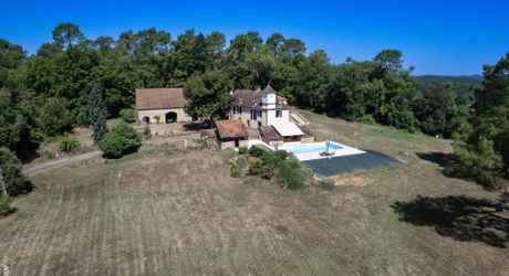 EXCLUSIVITE- Secteur GOURDON - Maison, Gîte et grange sur 1ha6 avec piscine.