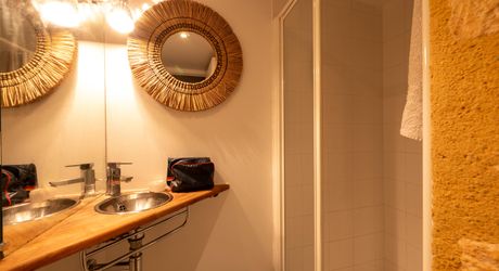 EXCLUSIVITE- Secteur GOURDON - Maison, Gîte et grange sur 1ha6 avec piscine.