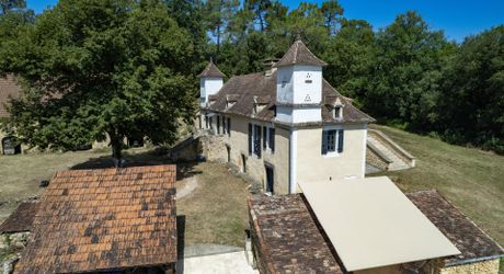EXCLUSIVITE- Secteur GOURDON - Maison, Gîte et grange sur 1ha6 avec piscine.