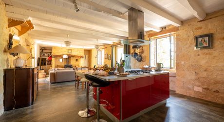 EXCLUSIVITE- Secteur GOURDON - Maison, Gîte et grange sur 1ha6 avec piscine.