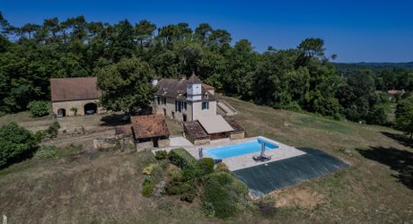 EXCLUSIVITE- Secteur GOURDON - Maison, Gîte et grange sur 1ha6 avec piscine.