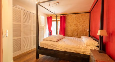 EXCLUSIVITE- Secteur GOURDON - Maison, Gîte et grange sur 1ha6 avec piscine.