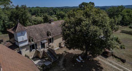 EXCLUSIVITE- Secteur GOURDON - Maison, Gîte et grange sur 1ha6 avec piscine.