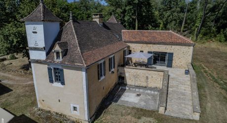 EXCLUSIVITE- Secteur GOURDON - Maison, Gîte et grange sur 1ha6 avec piscine.