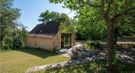 EXCLUSIVITÉ – Propriété de caractère avec gîte, piscine et dépendances sur 1,6 hectare – Secteur Gourdon