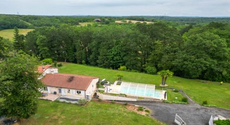 Secteur Martel, Maison 4 chambres et piscine sur parc de 4600m².