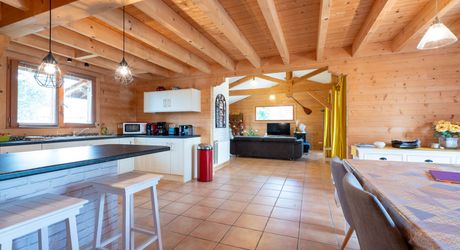 Vallée de la Dordogne, maison contemporaine 3 chambres, piscine chauffée au sel, terrain clos 1270m².