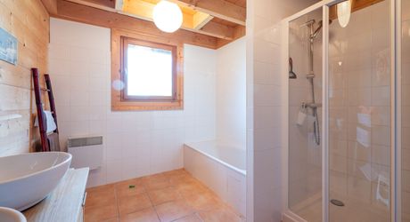 Vallée de la Dordogne, maison contemporaine 3 chambres, piscine chauffée au sel, terrain clos 1270m².