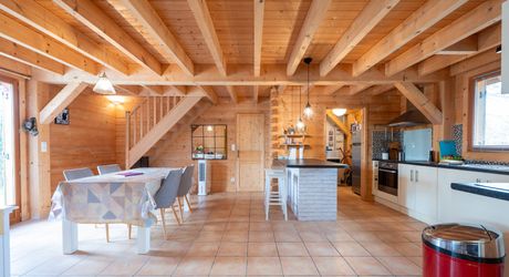 Vallée de la Dordogne, maison contemporaine 3 chambres, piscine chauffée au sel, terrain clos 1270m².