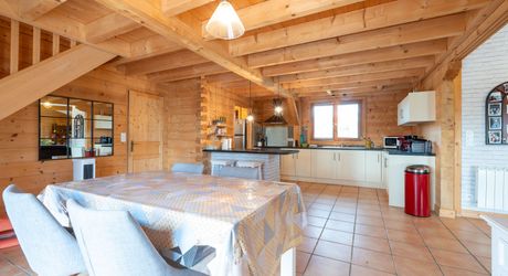 Vallée de la Dordogne, maison contemporaine 3 chambres, piscine chauffée au sel, terrain clos 1270m².