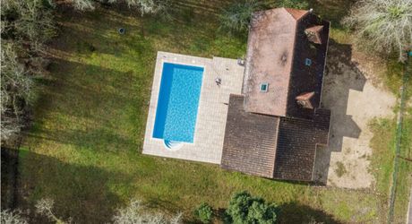 Vallée de la Dordogne, maison contemporaine 3 chambres, piscine chauffée au sel, terrain clos 1270m².