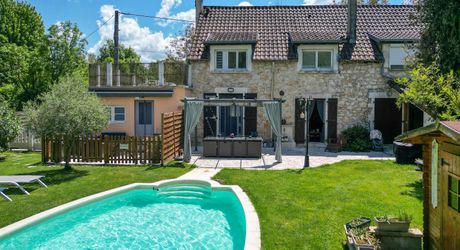 SOUILLAC, Maison 4 chambres, Gite, piscine et jardin.