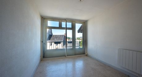 SOUILLAC Centre-ville - Apartment T3, 2 bedrooms with balcony