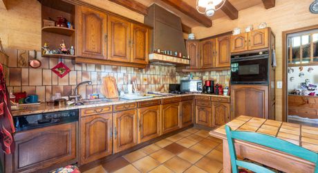 Dordogne Valley, charming property, house, barn, pool house and swimming pool on 4886m² of enclosed land.