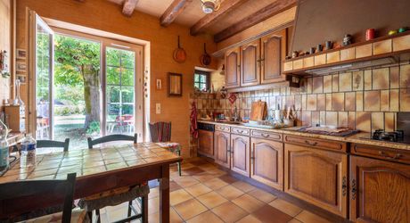 Dordogne Valley, charming property, house, barn, pool house and swimming pool on 4886m² of enclosed land.