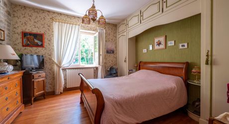 Dordogne Valley, charming property, house, barn, pool house and swimming pool on 4886m² of enclosed land.
